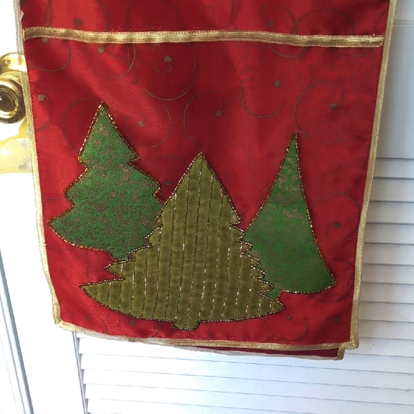Pier1 Imports Festive Red and Green Holiday Table Rinner - Picture 1 of 3